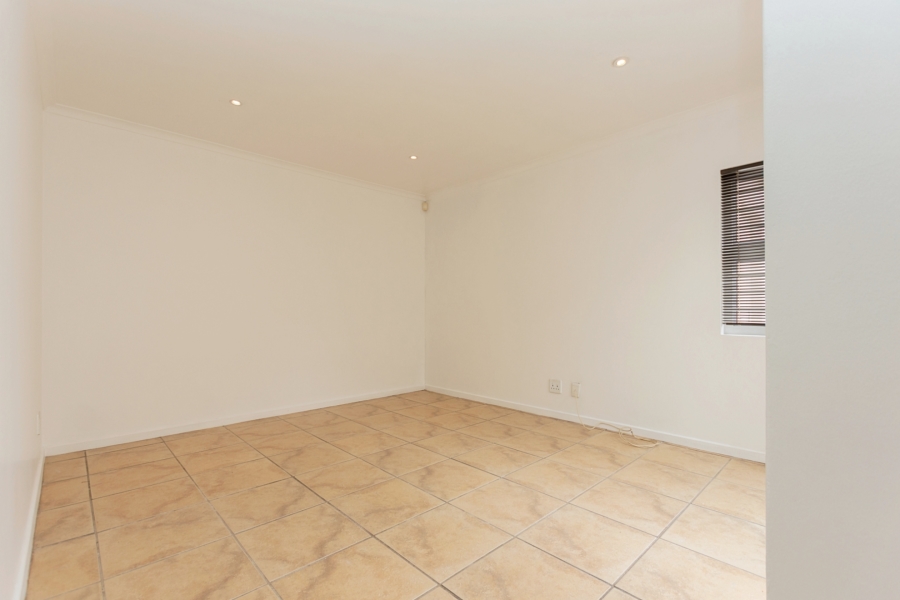 3 Bedroom Property for Sale in Villa Diamante Western Cape